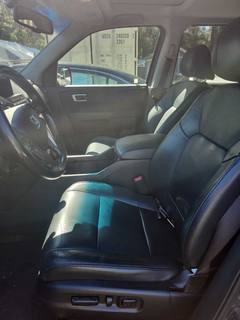 Photo 2 of this HONDA PILOT