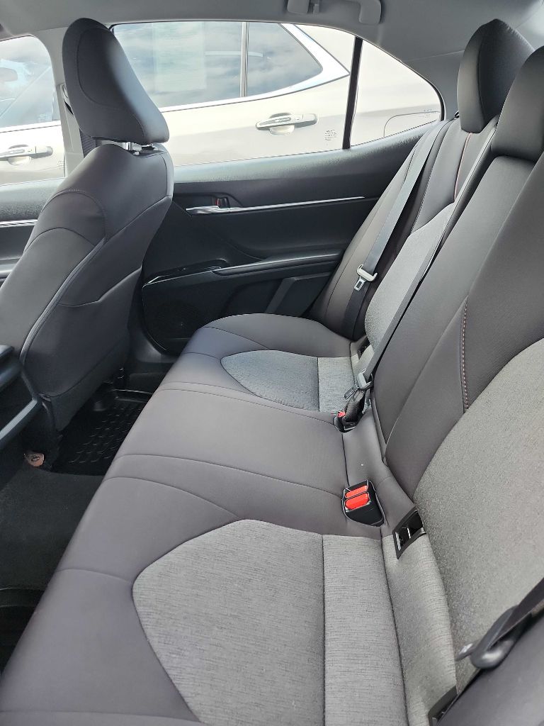 Photo 7 of this TOYOTA CAMRY