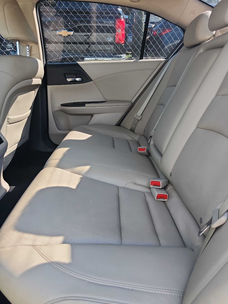 Photo 6 of this HONDA ACCORD