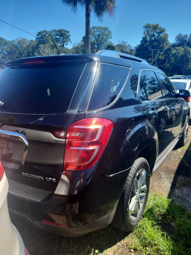 Photo 2 of this CHEVROLET EQUINOX