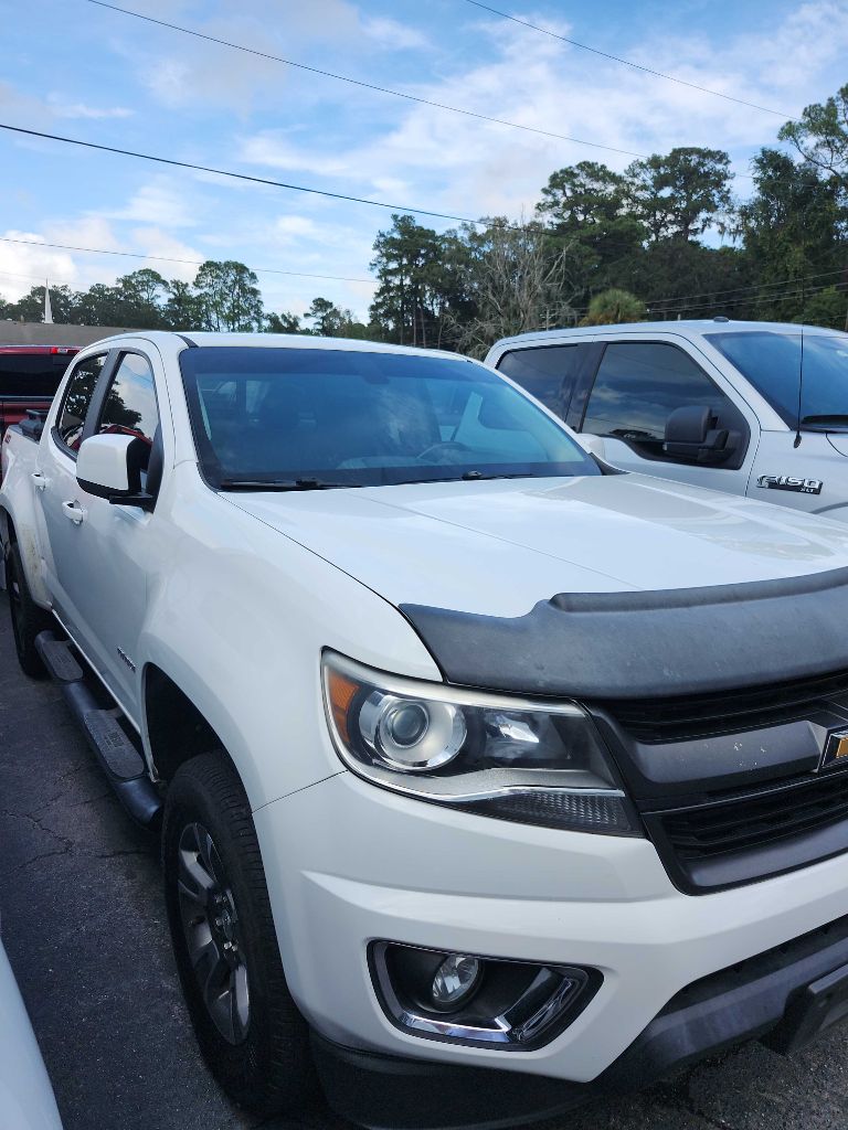 Photo 2 of this CHEVROLET COLORADO