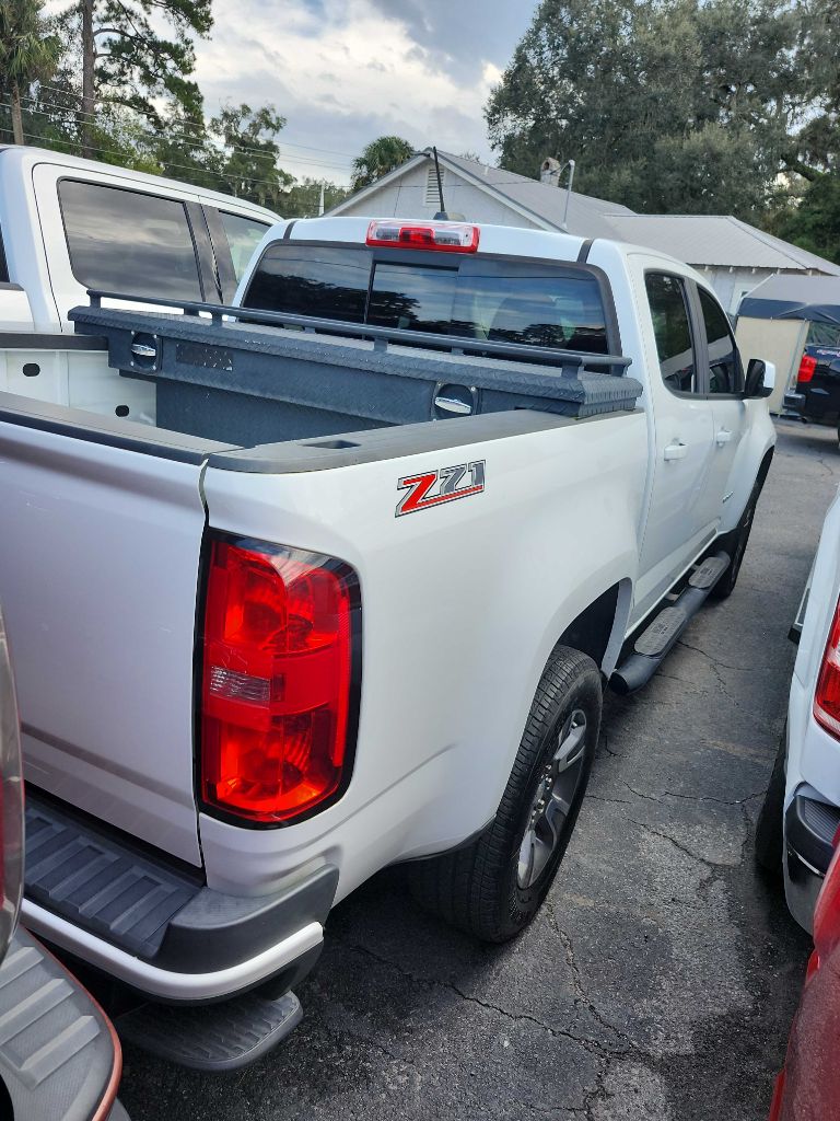 Photo 4 of this CHEVROLET COLORADO