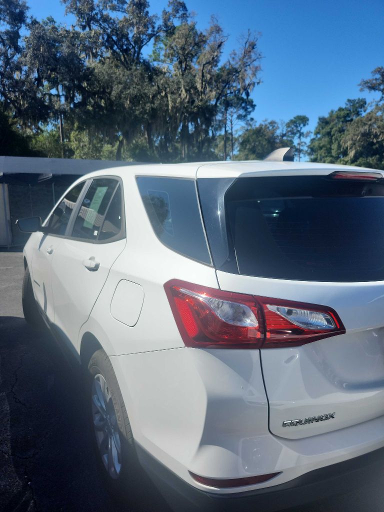 Photo 3 of this CHEVROLET EQUINOX