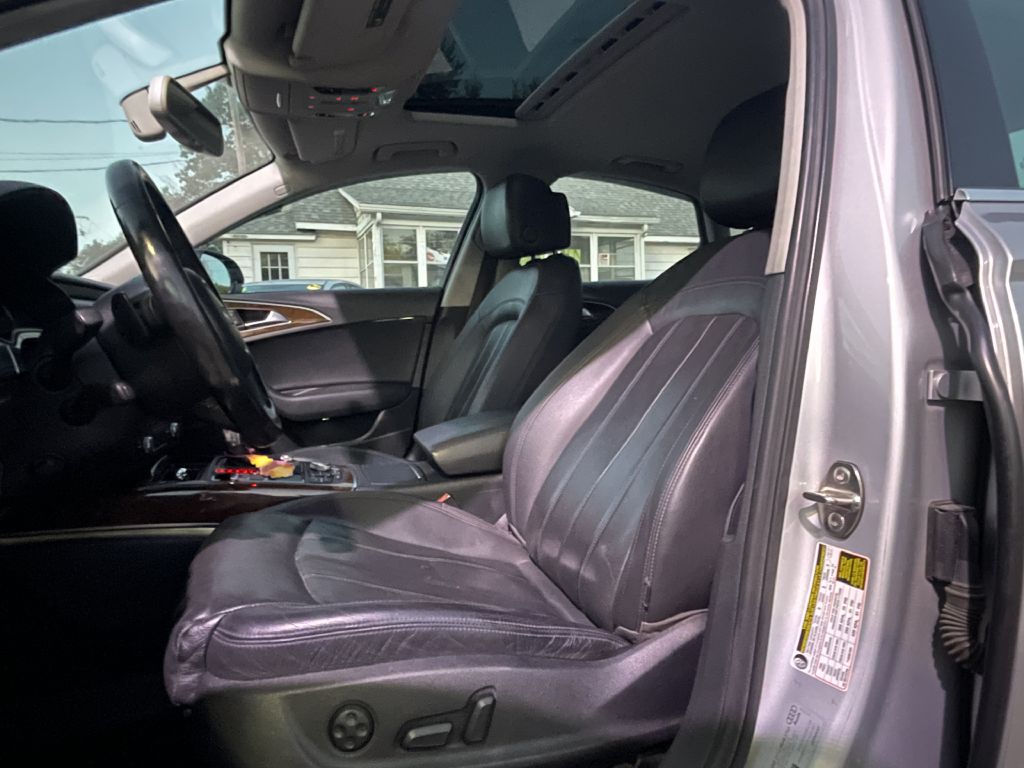 Photo 9 of this AUDI A6