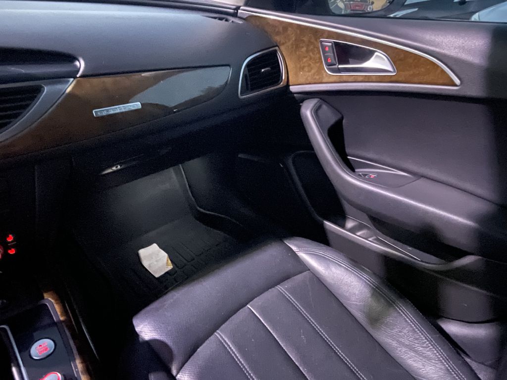 Photo 24 of this AUDI A6