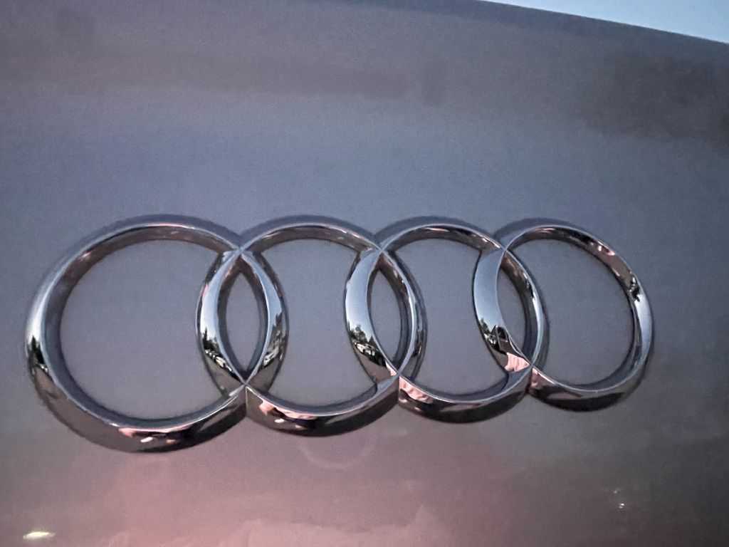 Photo 28 of this AUDI A6