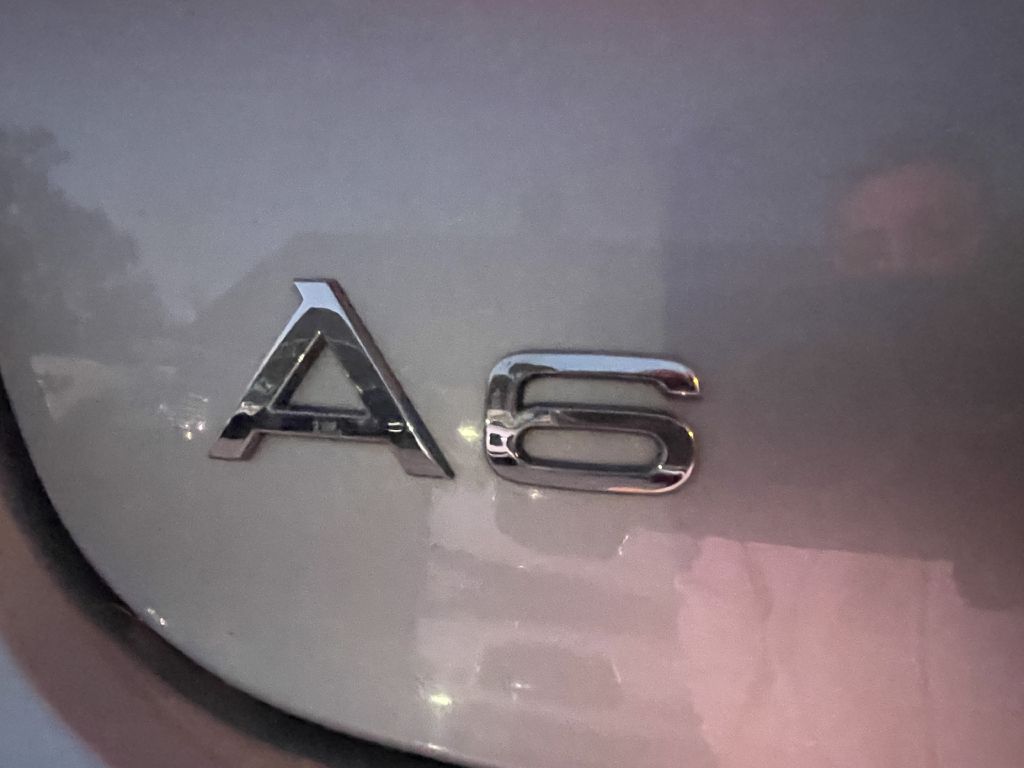 Photo 29 of this AUDI A6