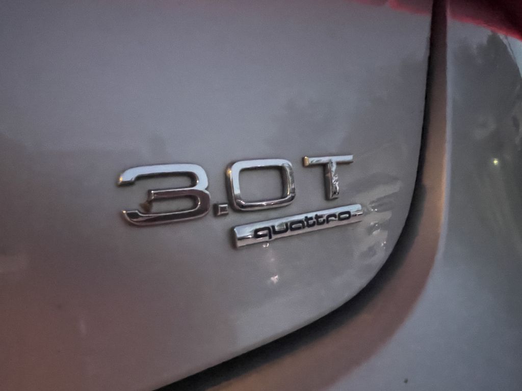 Photo 30 of this AUDI A6
