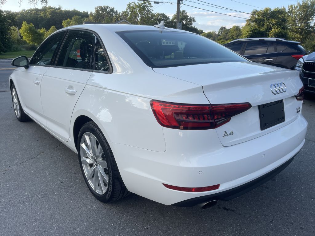 Photo 5 of this AUDI A4