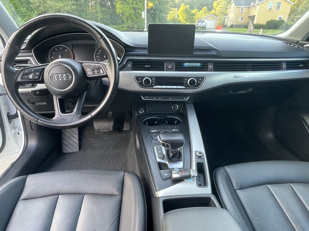 Photo 12 of this AUDI A4
