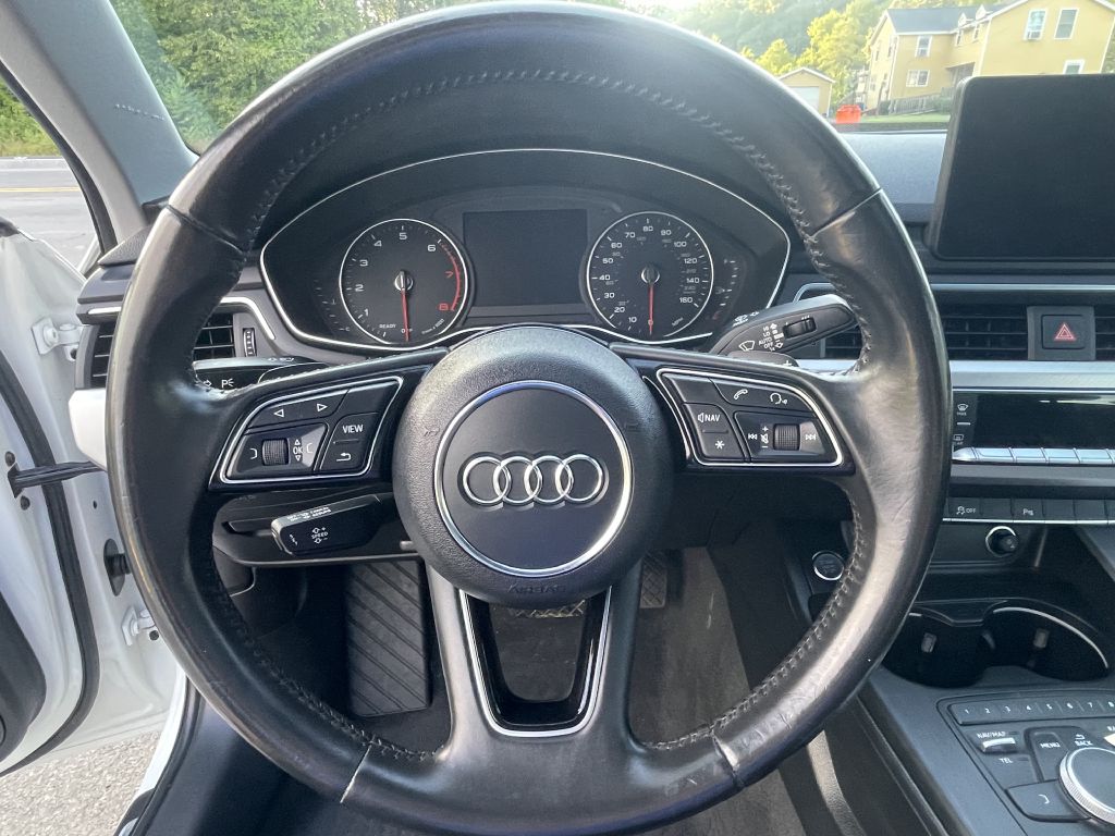Photo 13 of this AUDI A4