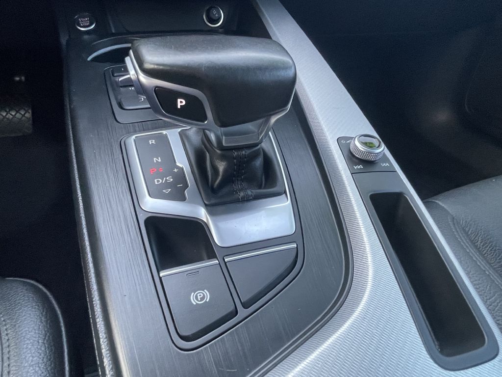 Photo 19 of this AUDI A4