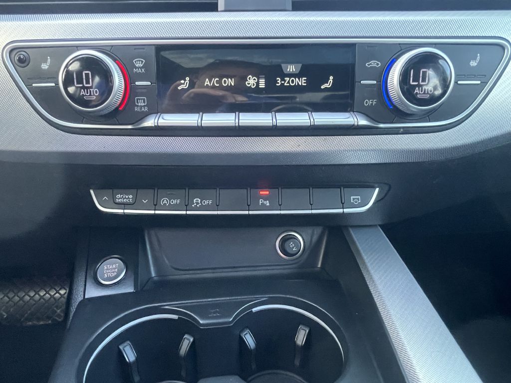 Photo 20 of this AUDI A4