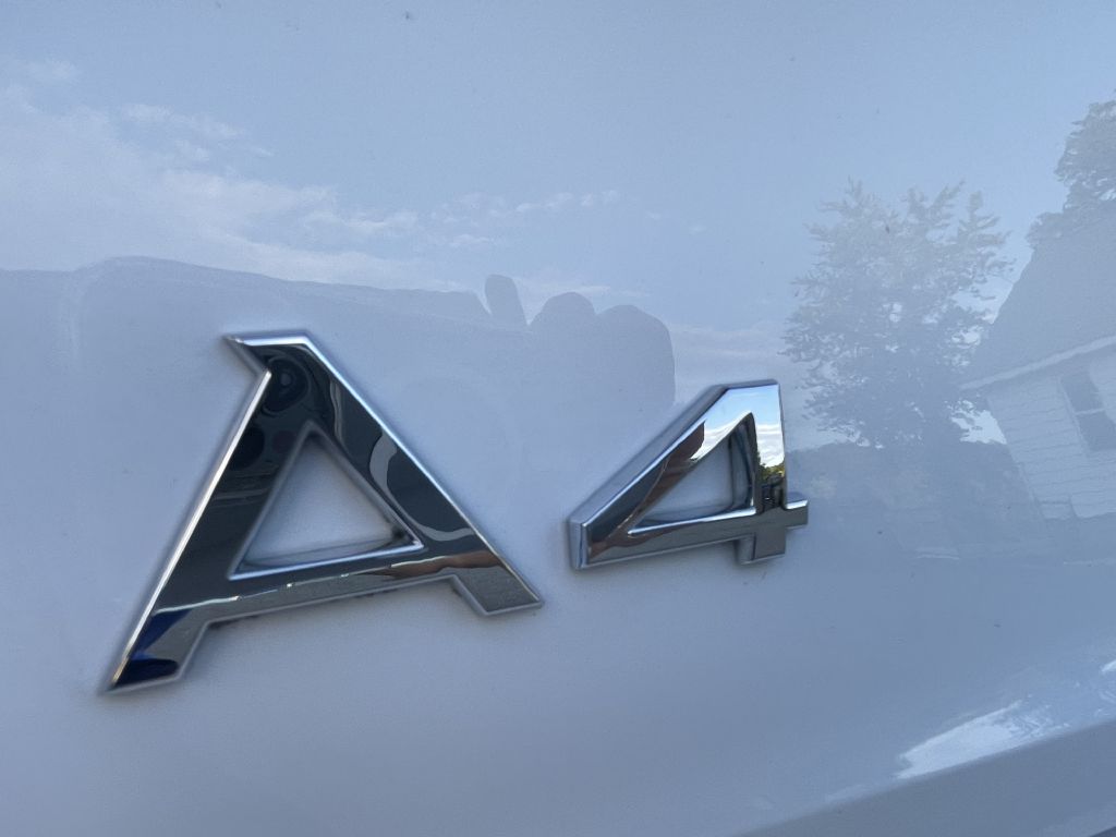 Photo 29 of this AUDI A4