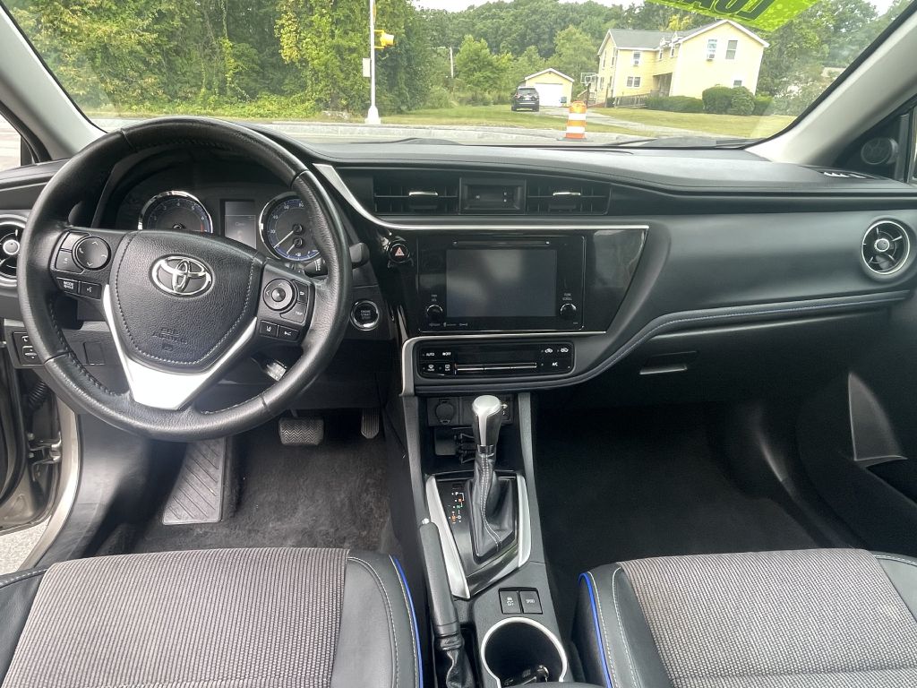 Photo 12 of this TOYOTA COROLLA