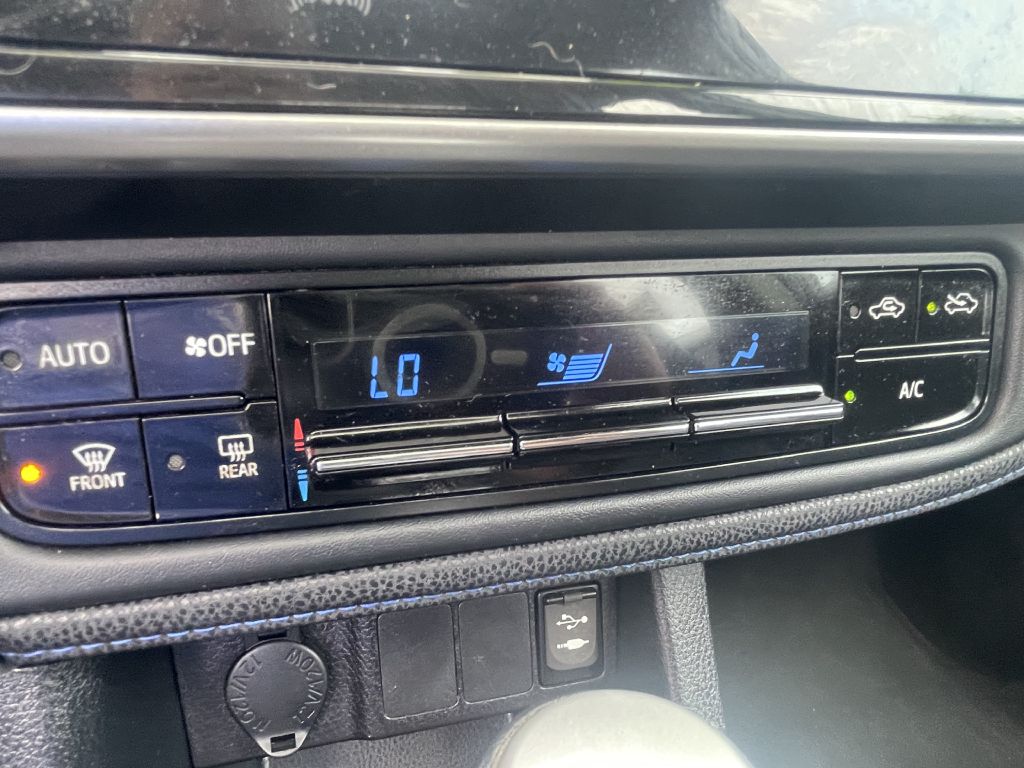 Photo 21 of this TOYOTA COROLLA