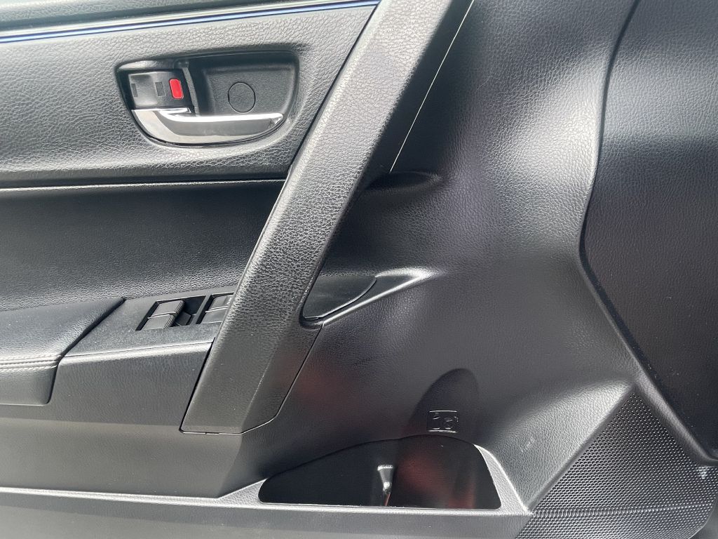Photo 23 of this TOYOTA COROLLA
