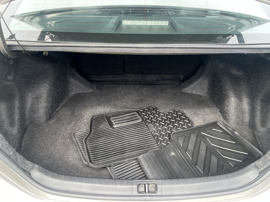 Photo 32 of this TOYOTA COROLLA