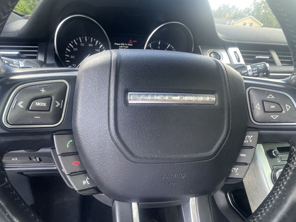 Photo 12 of this LAND ROVER RANGE ROVER EVO