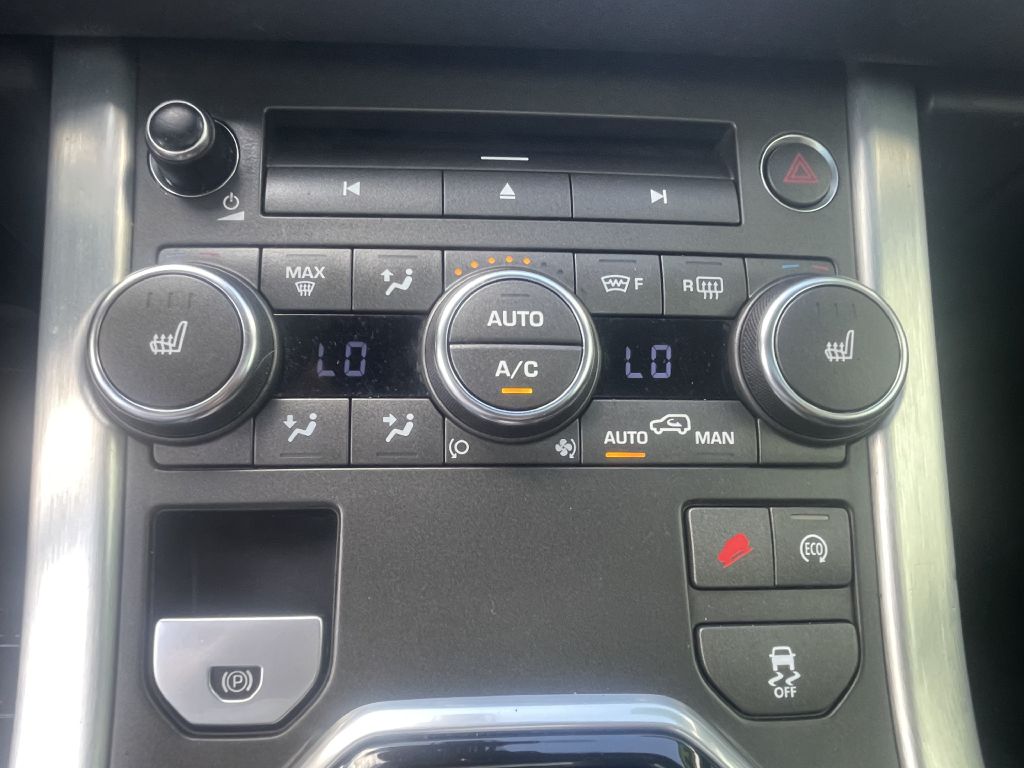 Photo 15 of this LAND ROVER RANGE ROVER EVO