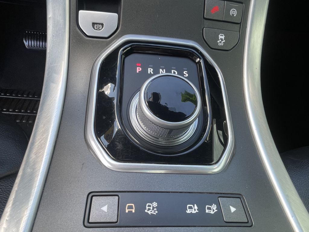 Photo 16 of this LAND ROVER RANGE ROVER EVO