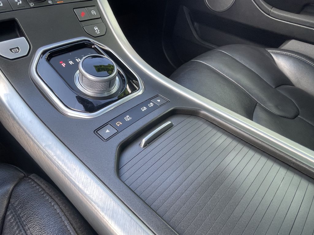 Photo 17 of this LAND ROVER RANGE ROVER EVO