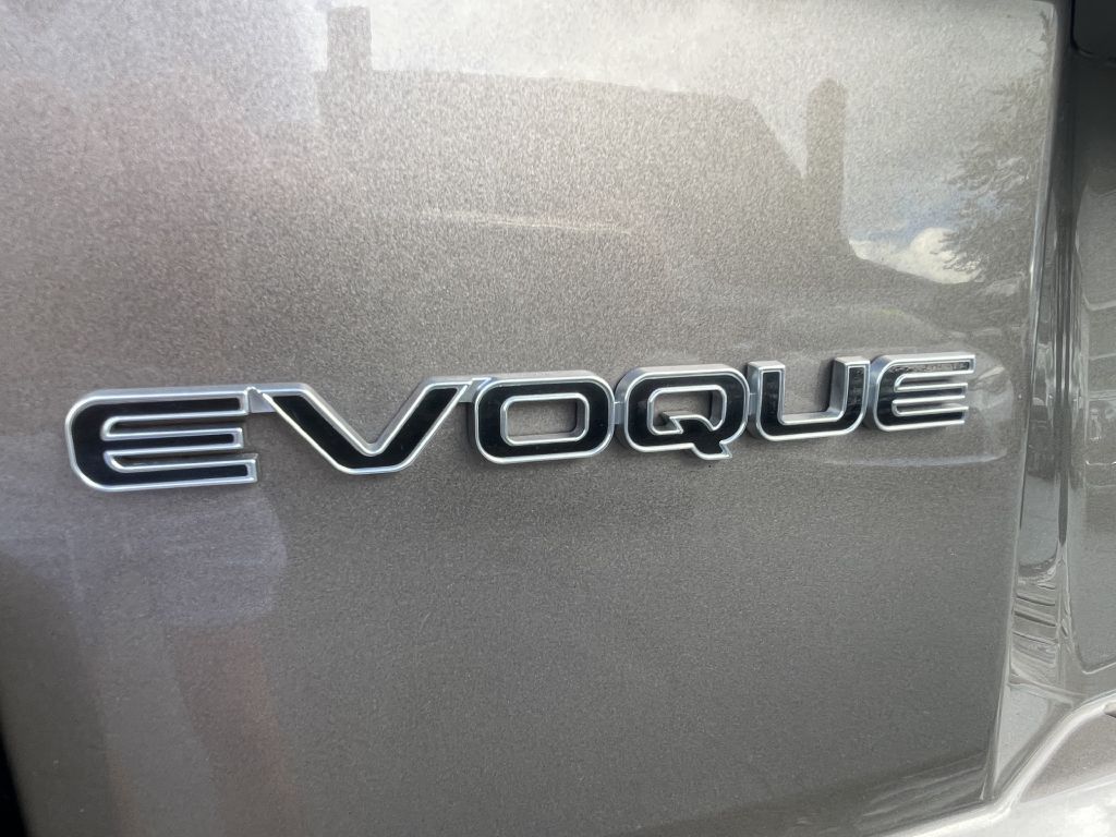 Photo 28 of this LAND ROVER RANGE ROVER EVO