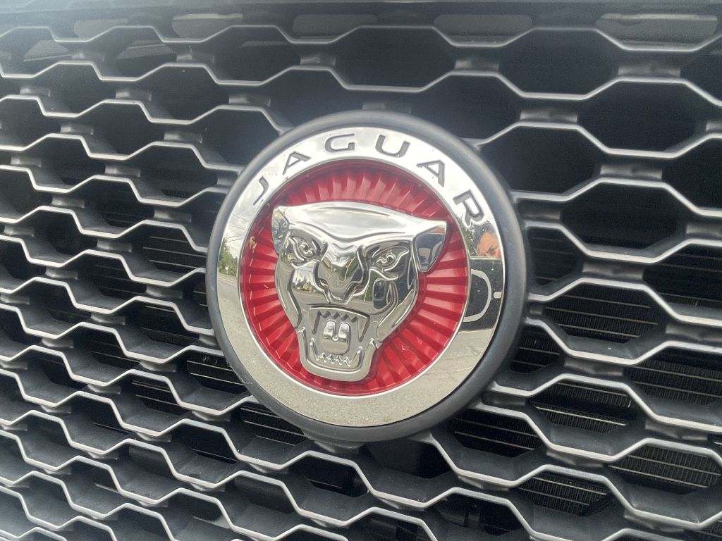 Photo 30 of this JAGUAR F-PACE