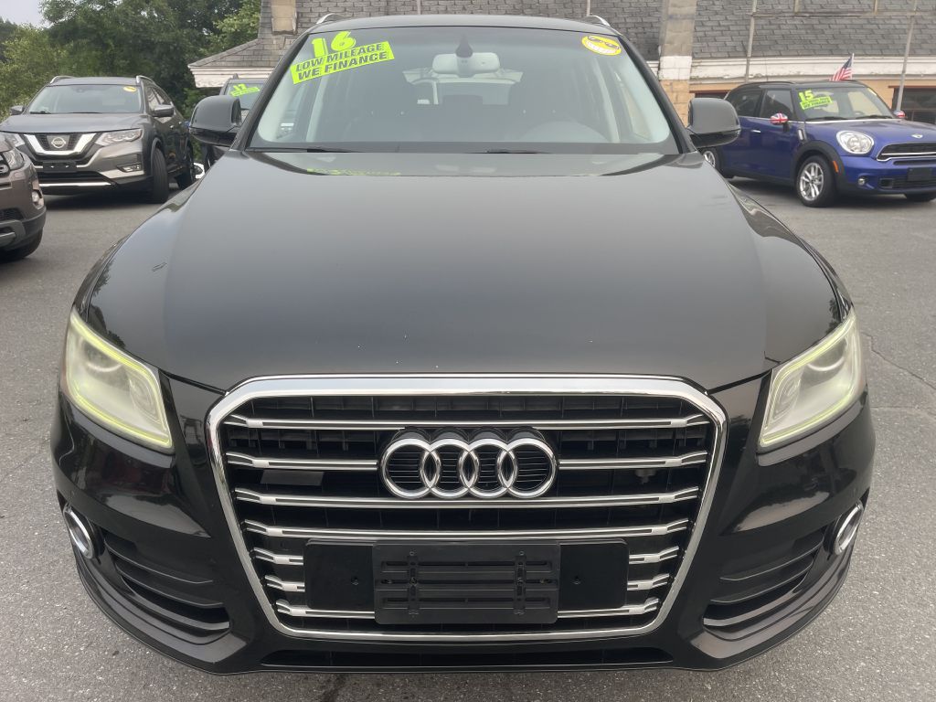Photo 2 of this AUDI Q5