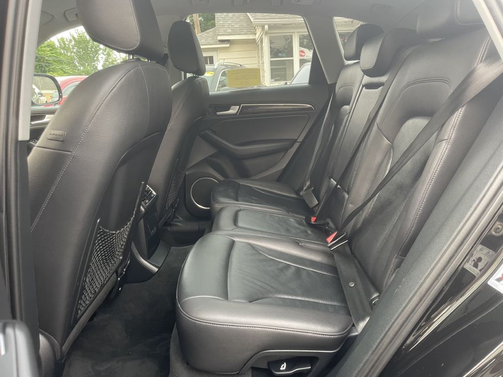 Photo 11 of this AUDI Q5