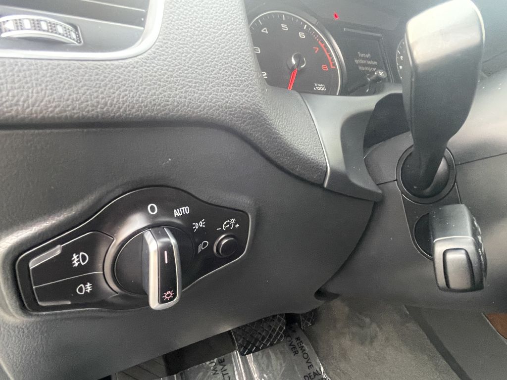Photo 19 of this AUDI Q5