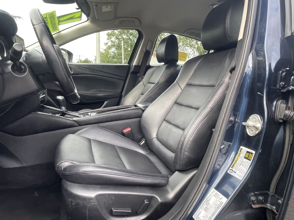 Photo 9 of this MAZDA 6