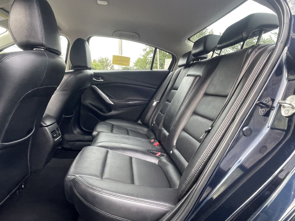 Photo 11 of this MAZDA 6
