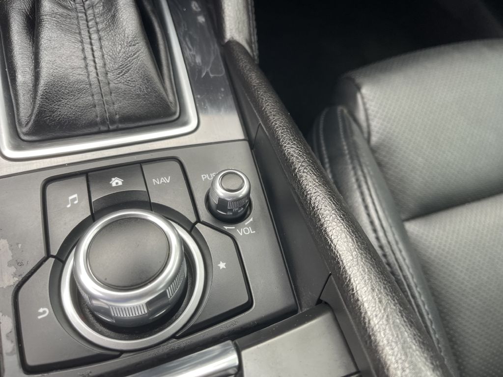 Photo 19 of this MAZDA 6