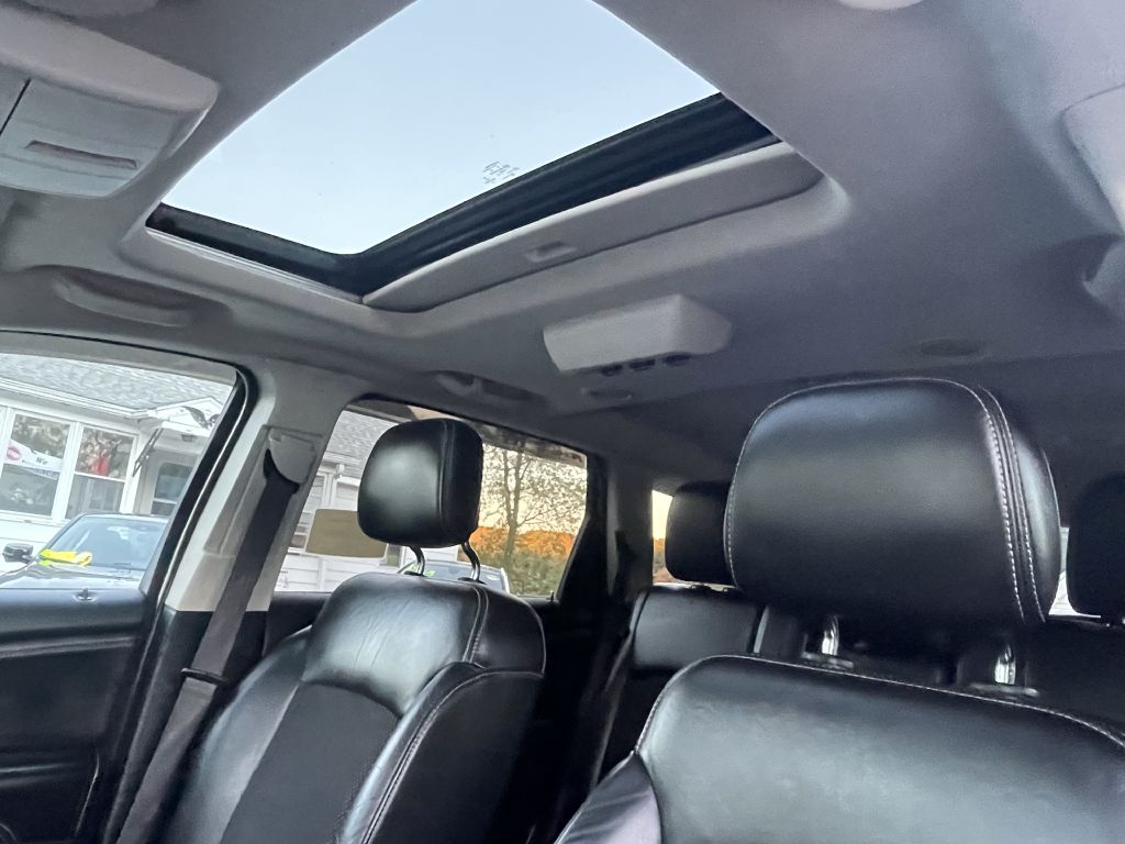 Photo 23 of this DODGE JOURNEY