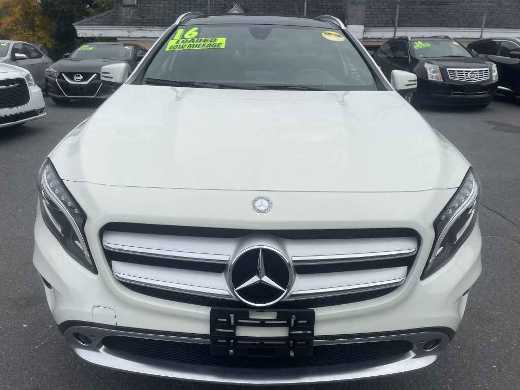 Photo 2 of this MERCEDES-BENZ GLA
