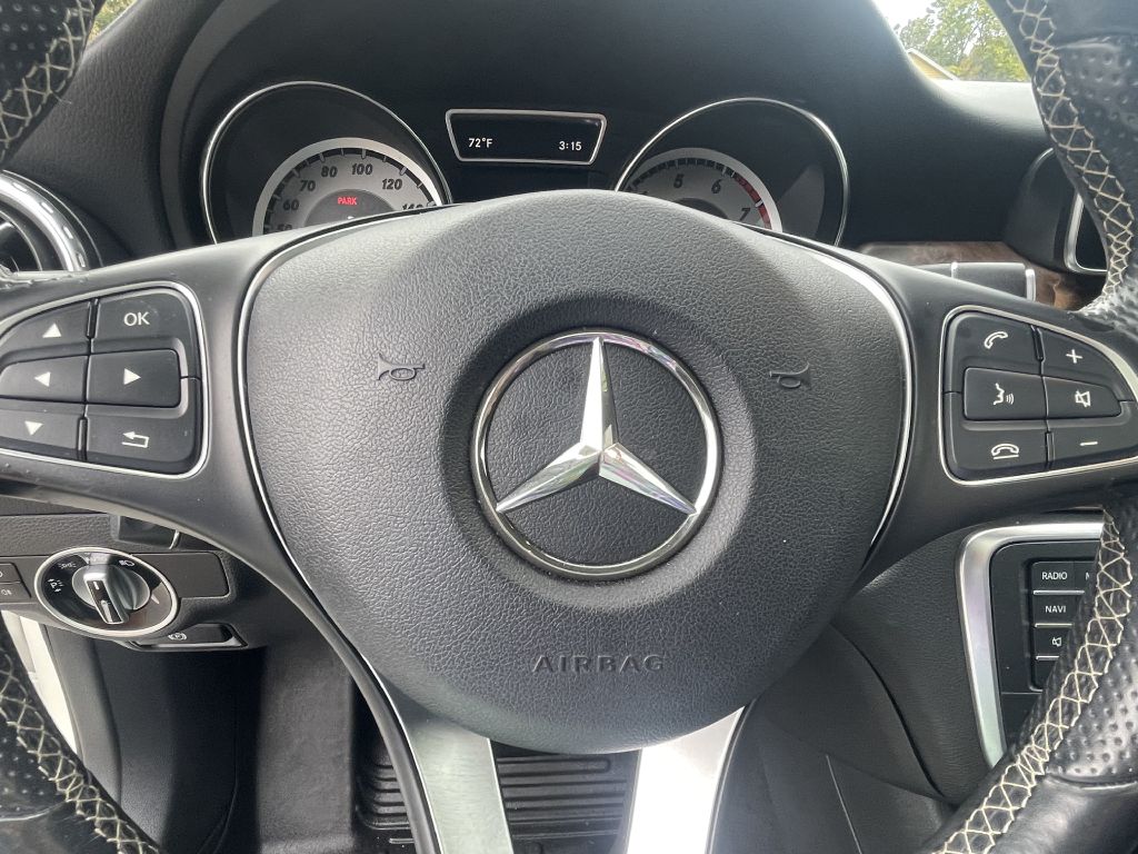 Photo 14 of this MERCEDES-BENZ GLA
