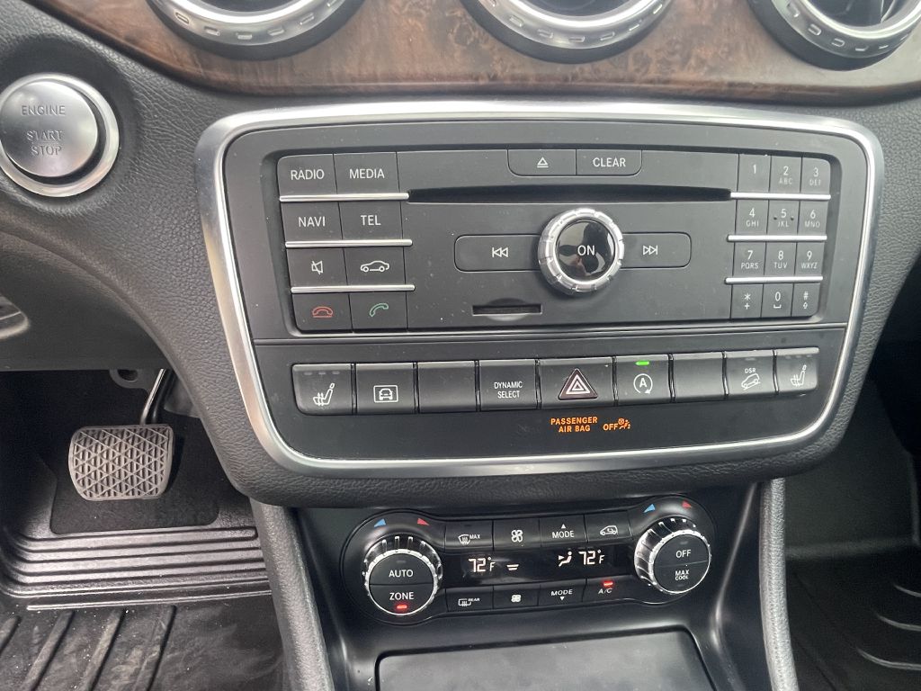 Photo 20 of this MERCEDES-BENZ GLA
