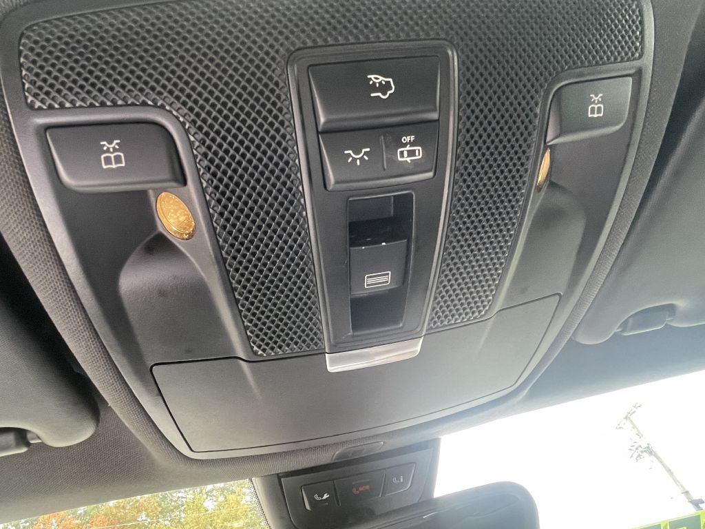 Photo 28 of this MERCEDES-BENZ GLA