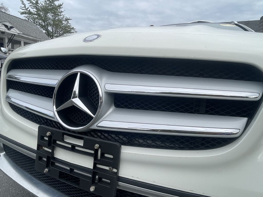Photo 31 of this MERCEDES-BENZ GLA