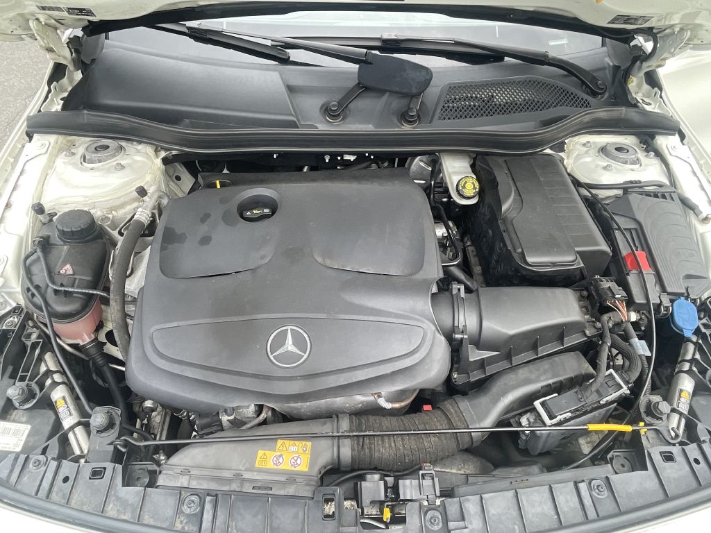 Photo 36 of this MERCEDES-BENZ GLA
