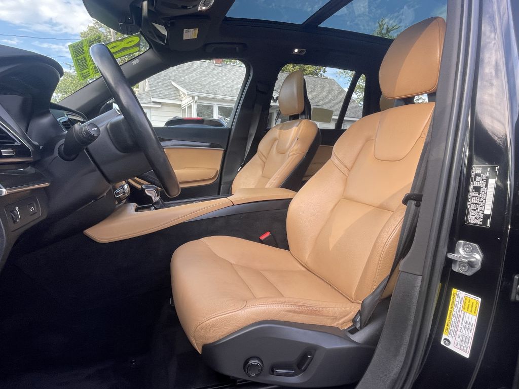 Photo 8 of this VOLVO XC90