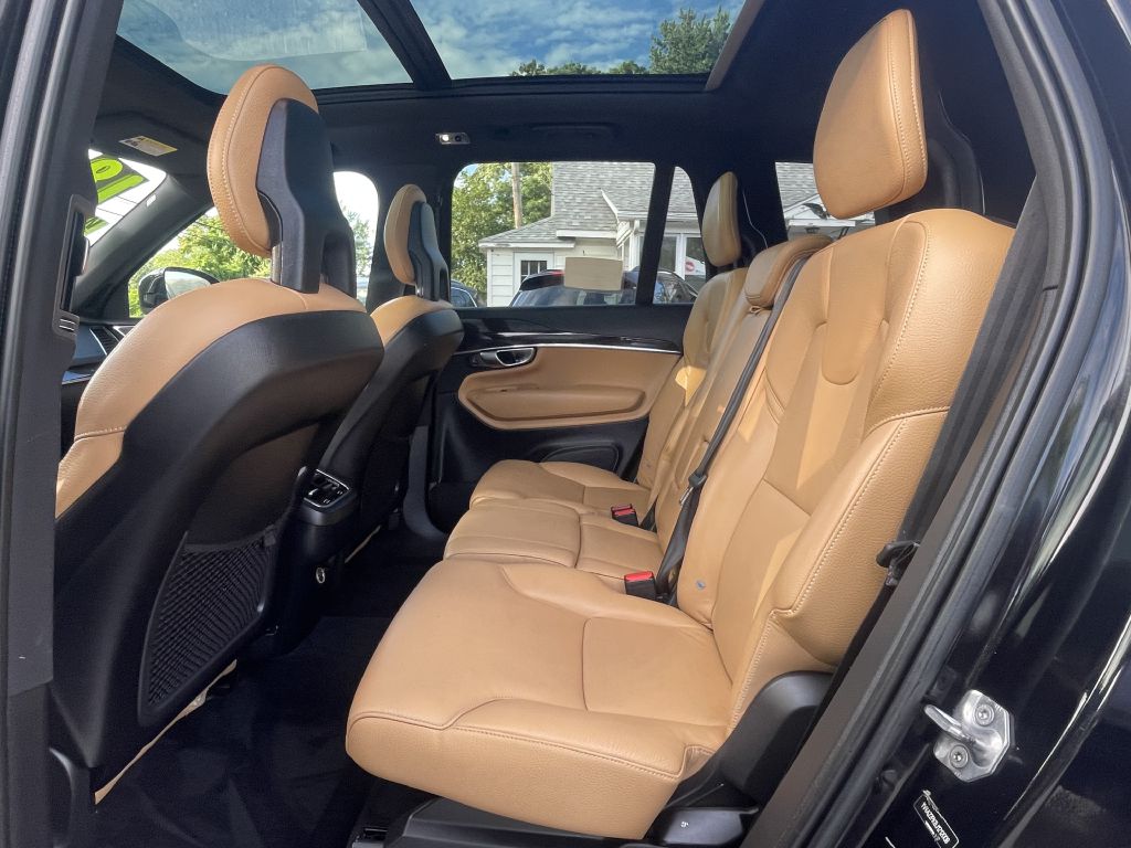 Photo 10 of this VOLVO XC90