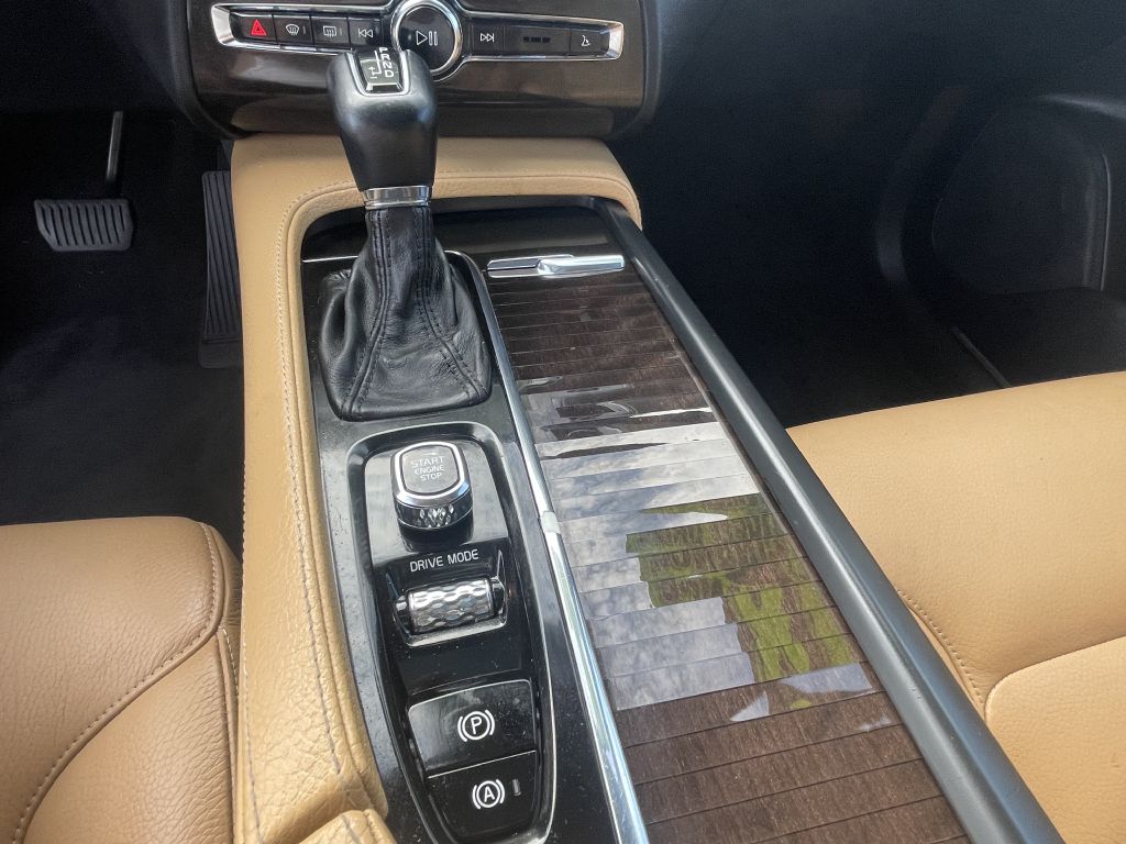 Photo 16 of this VOLVO XC90