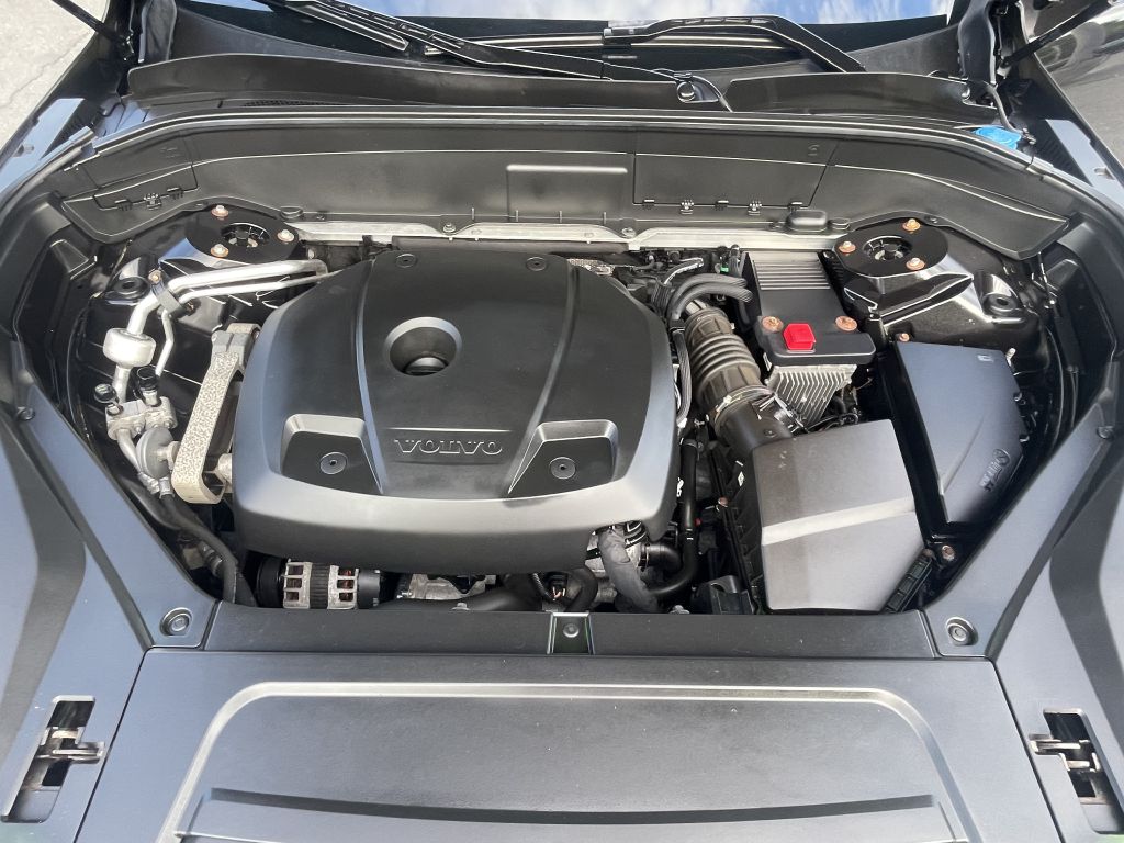 Photo 28 of this VOLVO XC90