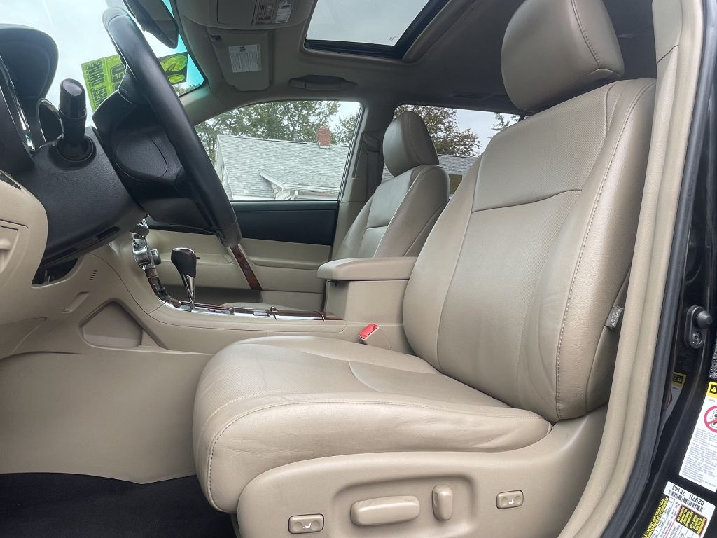 Photo 9 of this TOYOTA HIGHLANDER