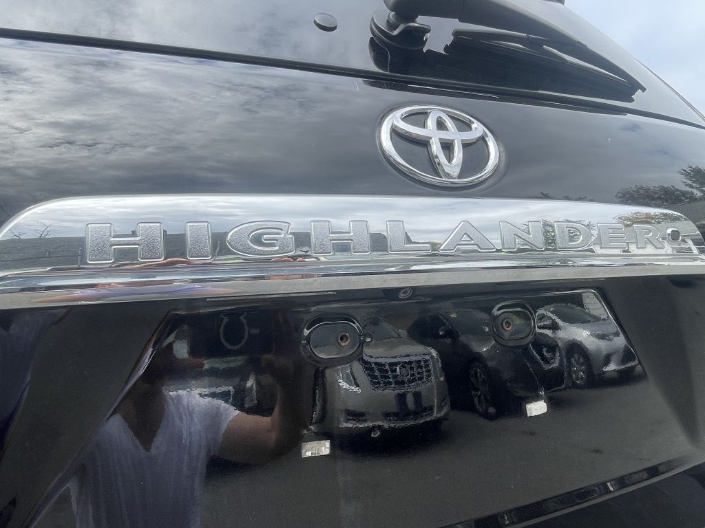 Photo 38 of this TOYOTA HIGHLANDER