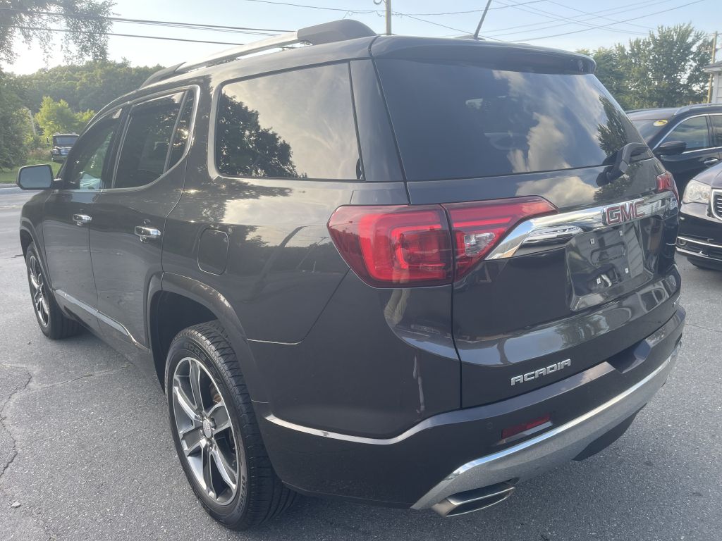Photo 5 of this GMC ACADIA