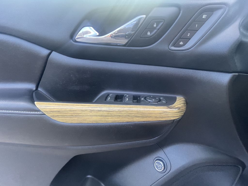 Photo 19 of this GMC ACADIA