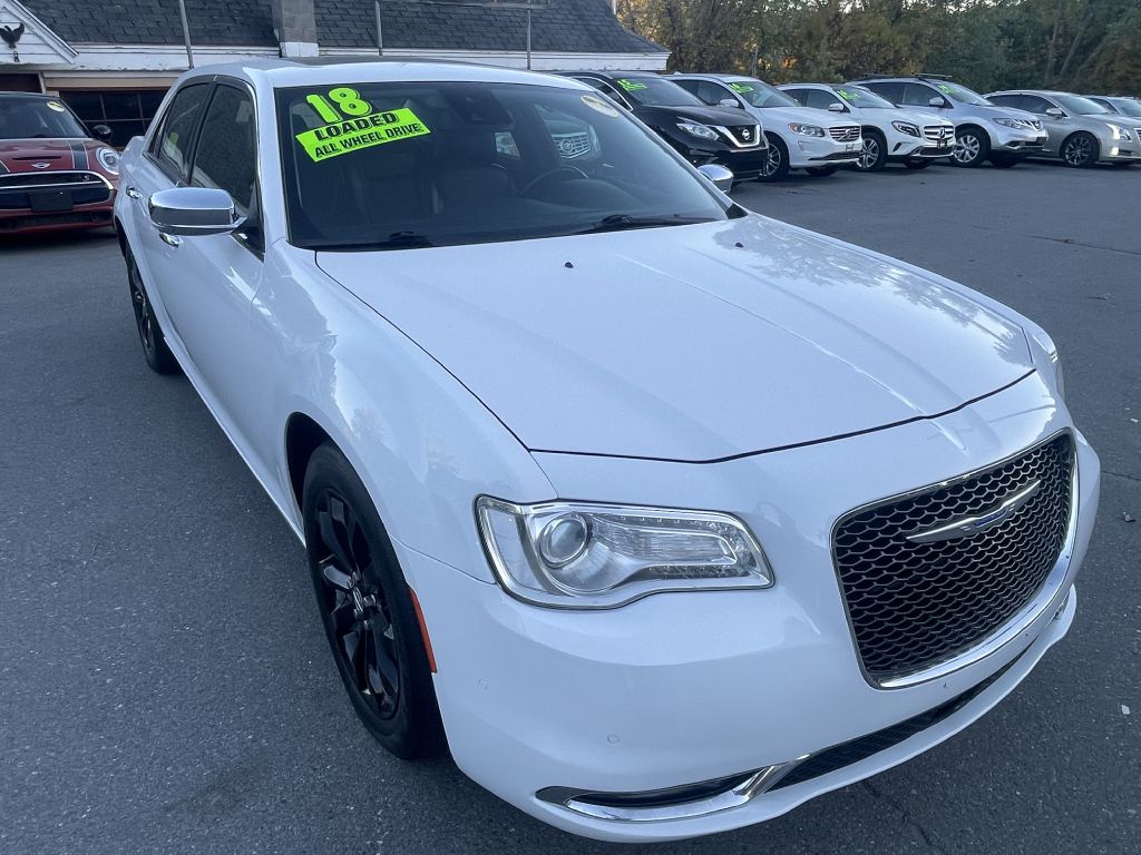 Photo 9 of this CHRYSLER 300
